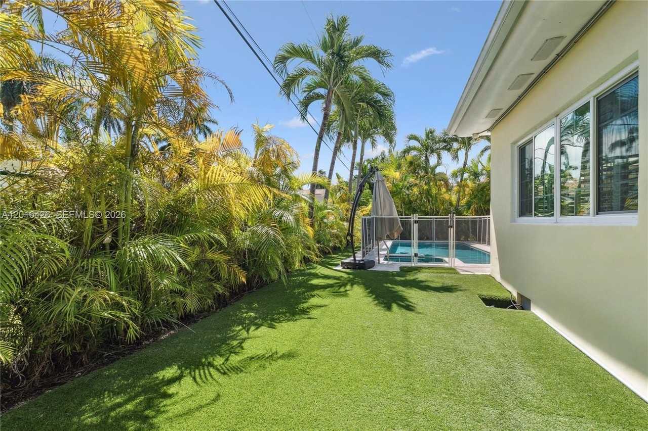 7511 Miami View Dr #0 - Photo 5 of 31