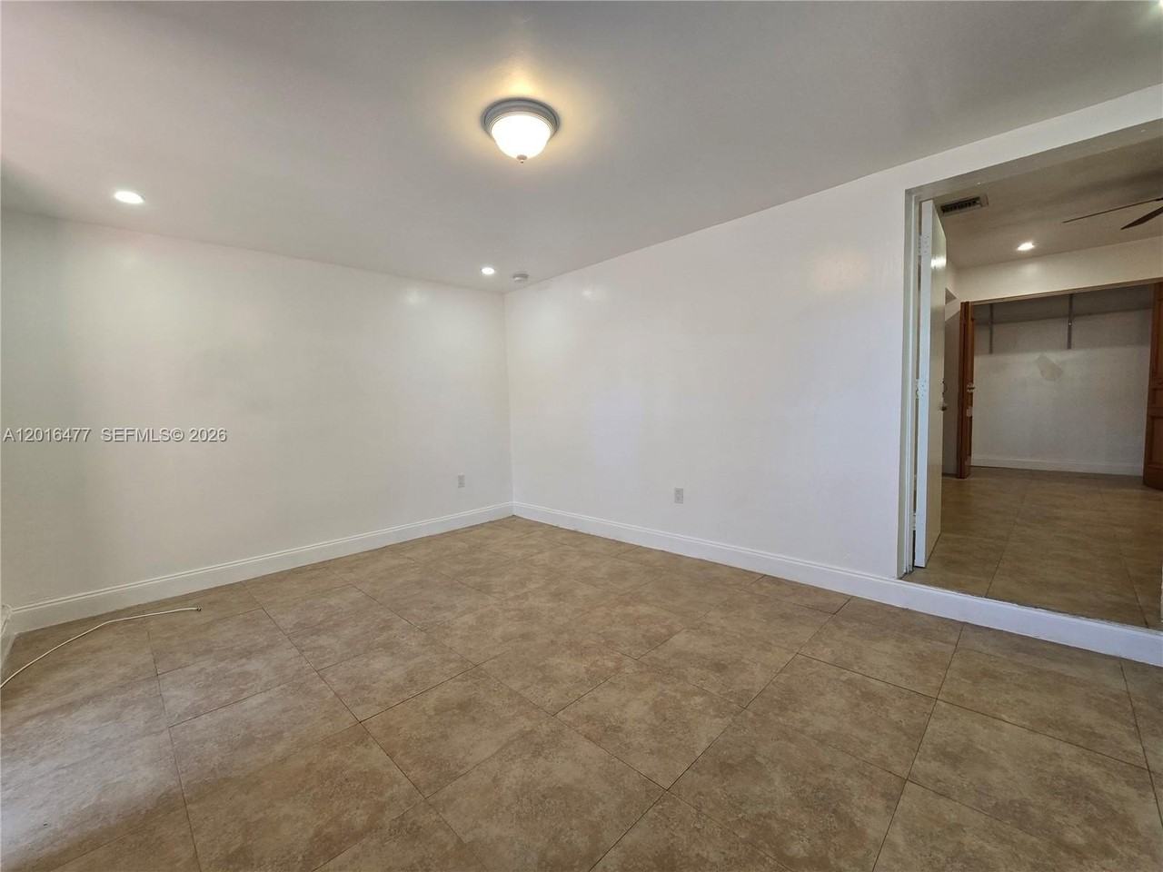 2957 Sw 36th Ct #4 - Photo 4 of 16