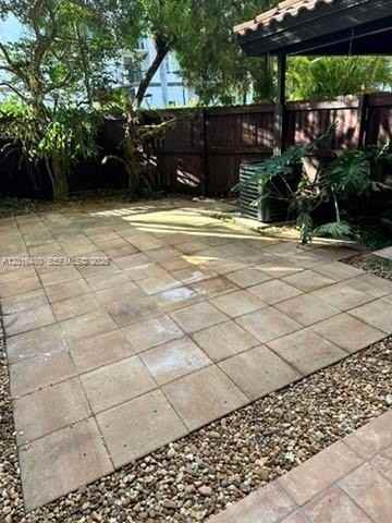 9001 Sw 94th St #113 - Photo 4 of 10