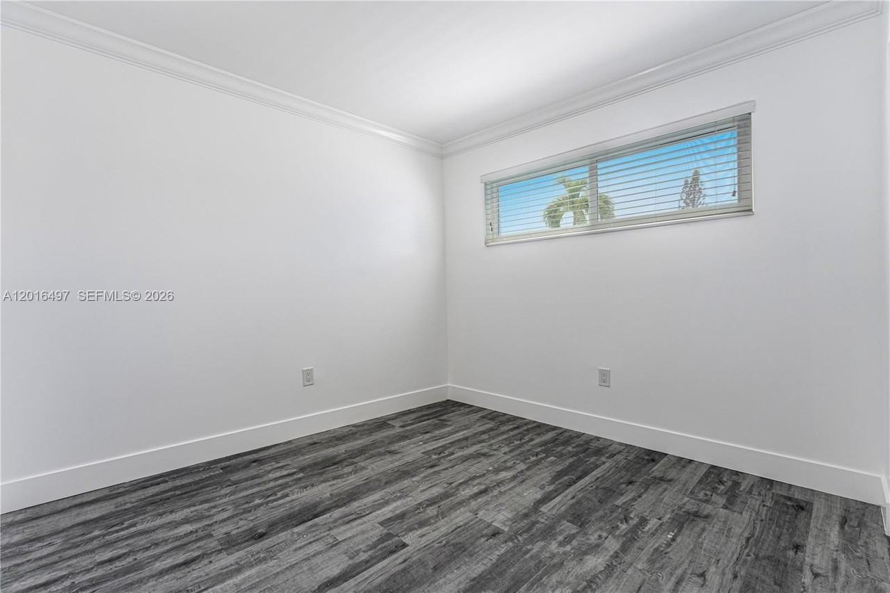8340 Harding Ave #201 - Photo 4 of 44