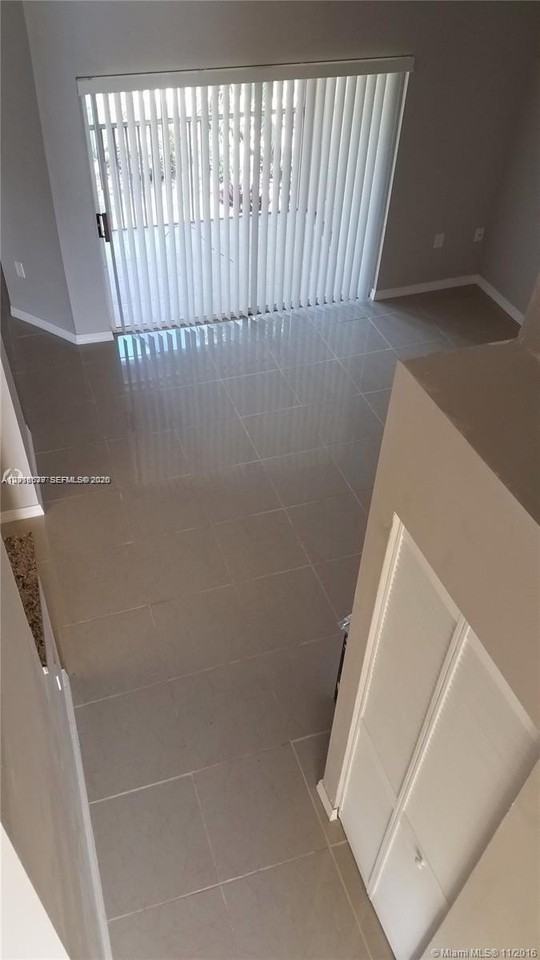 22202 Glenmoor Dr #22202 - Photo 7 of 13