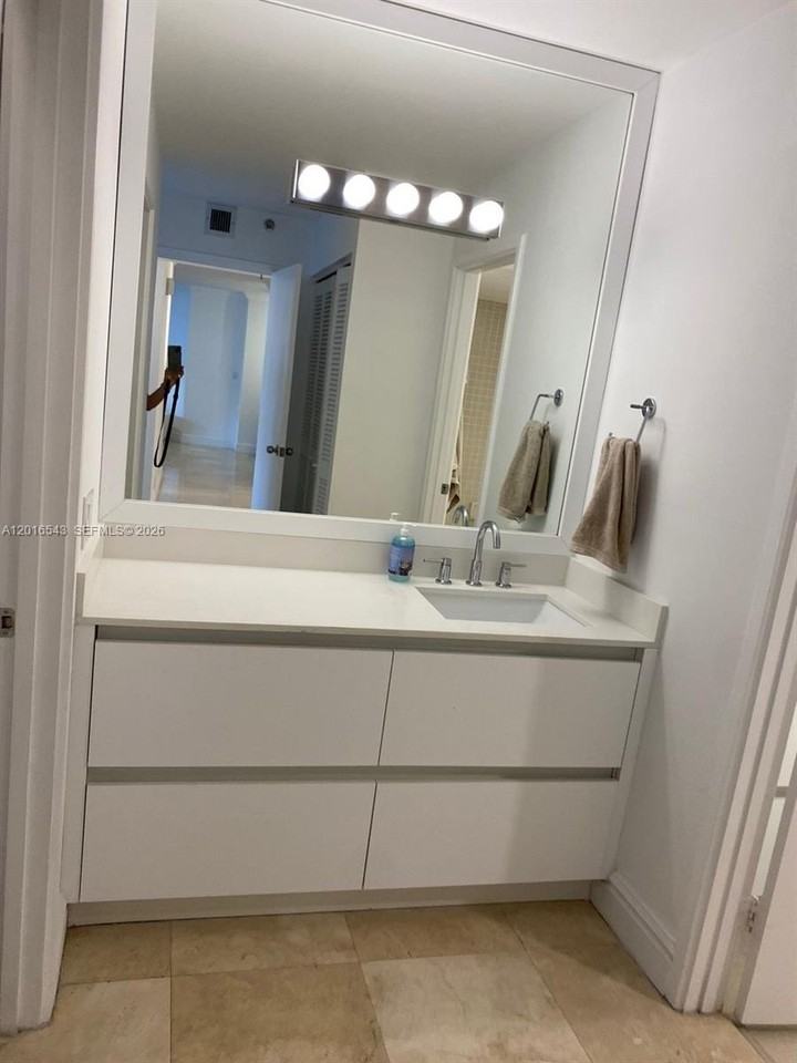 170 Ocean Lane Dr #709 - Photo 6 of 16