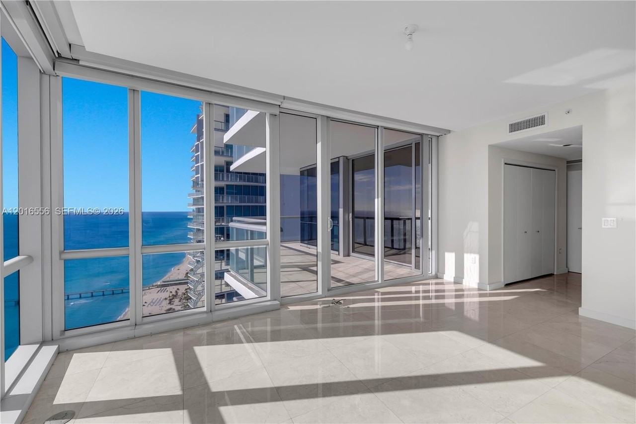 17121 Collins Ave #3901 - Photo 3 of 25