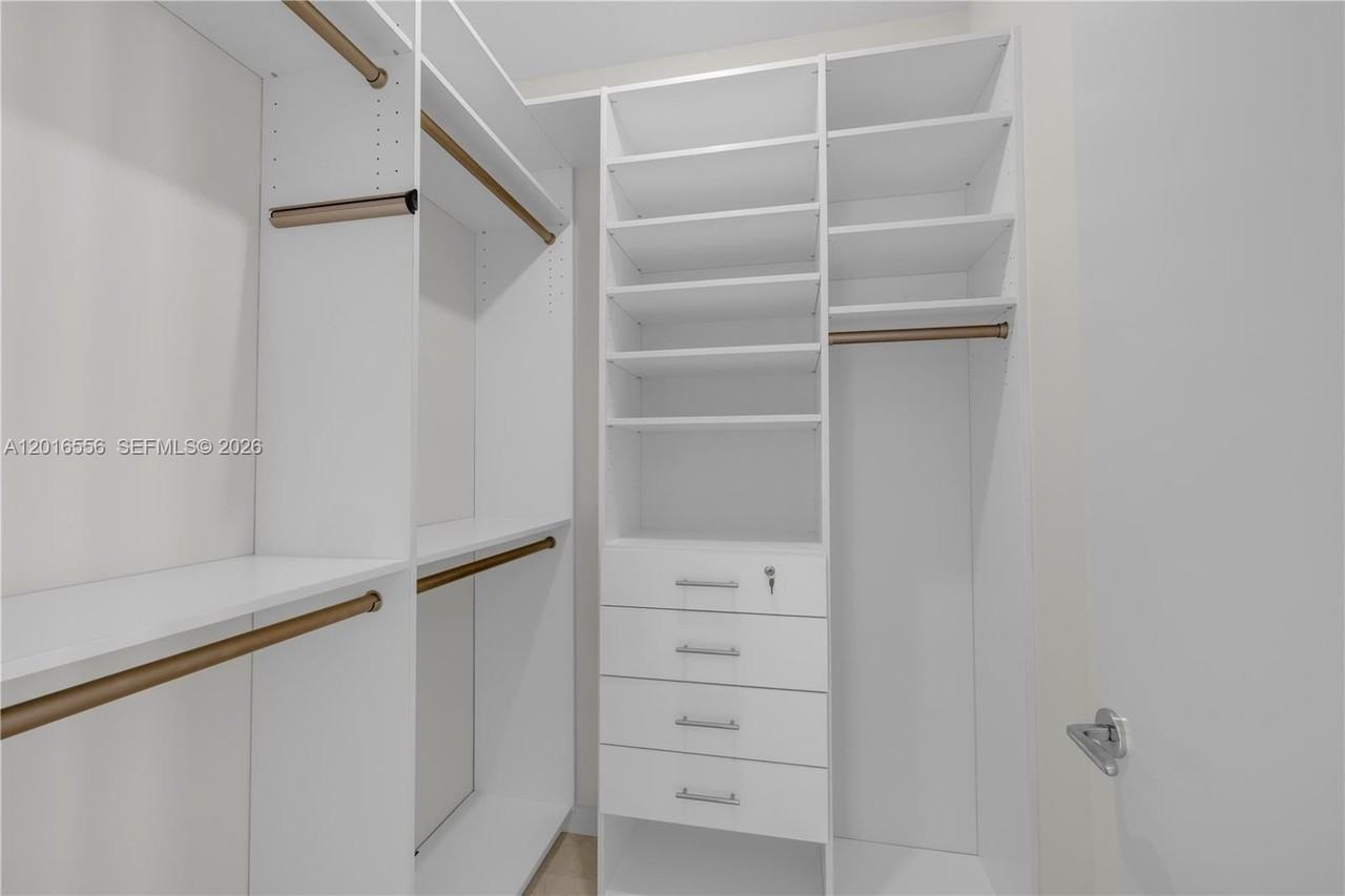 17121 Collins Ave #3901 - Photo 7 of 25