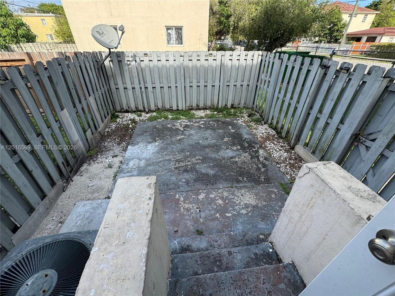 8301 Nw 5th Ave #8301 - Photo 6 of 7