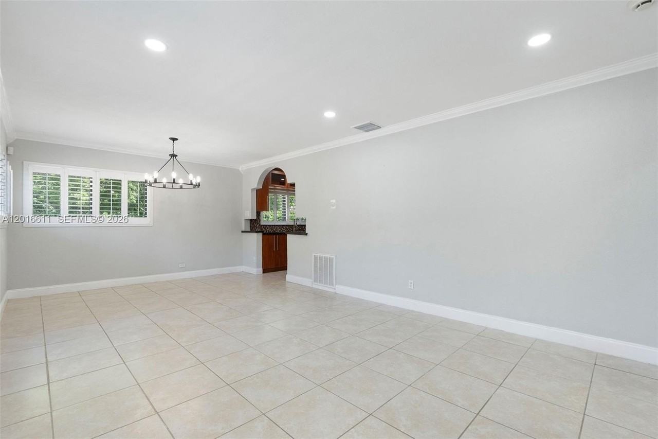 1025 Sylvania Blvd #0 - Photo 5 of 28