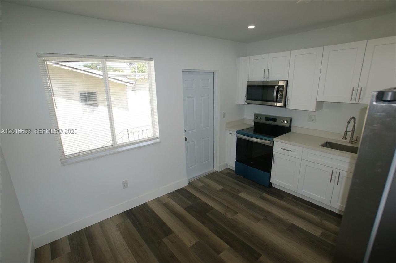 59 E 14th St #59 - Photo 4 of 14