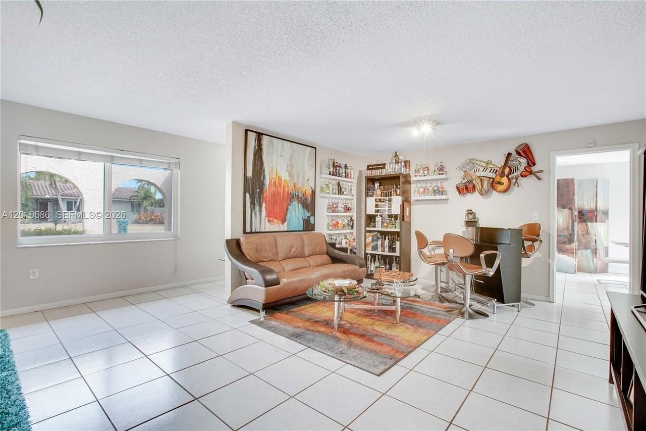 9330 Sw 165th St - Photo 2 of 20