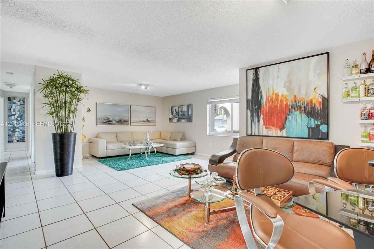 9330 Sw 165th St - Photo 3 of 20
