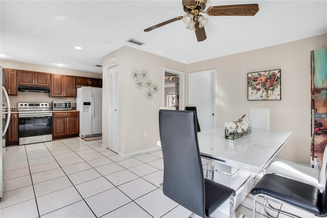 9330 Sw 165th St - Photo 5 of 20