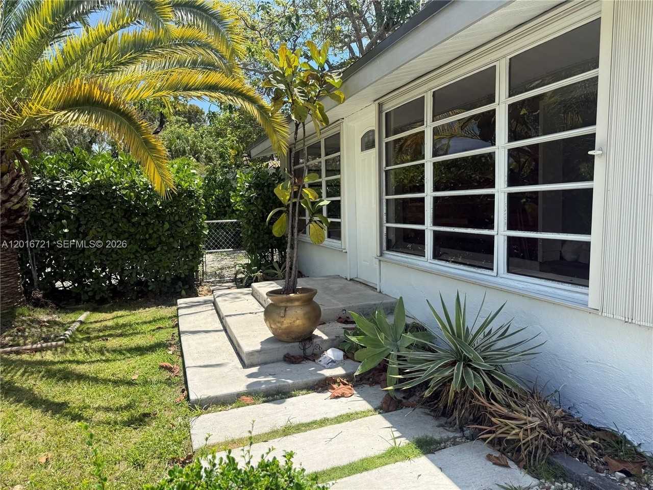 9040 Sw 156th St - Photo 4 of 23