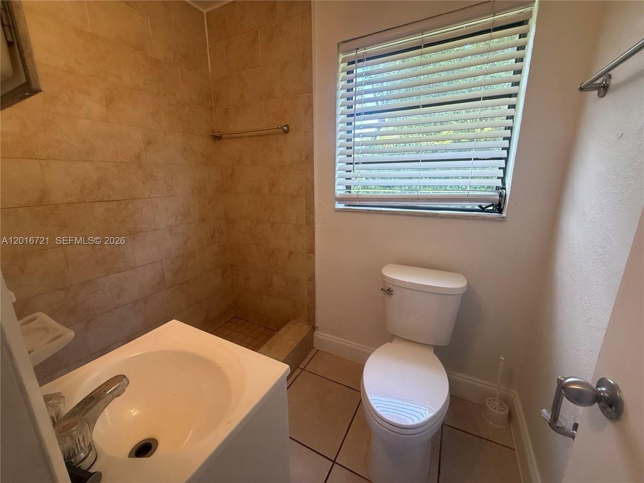 9040 Sw 156th St - Photo 7 of 23