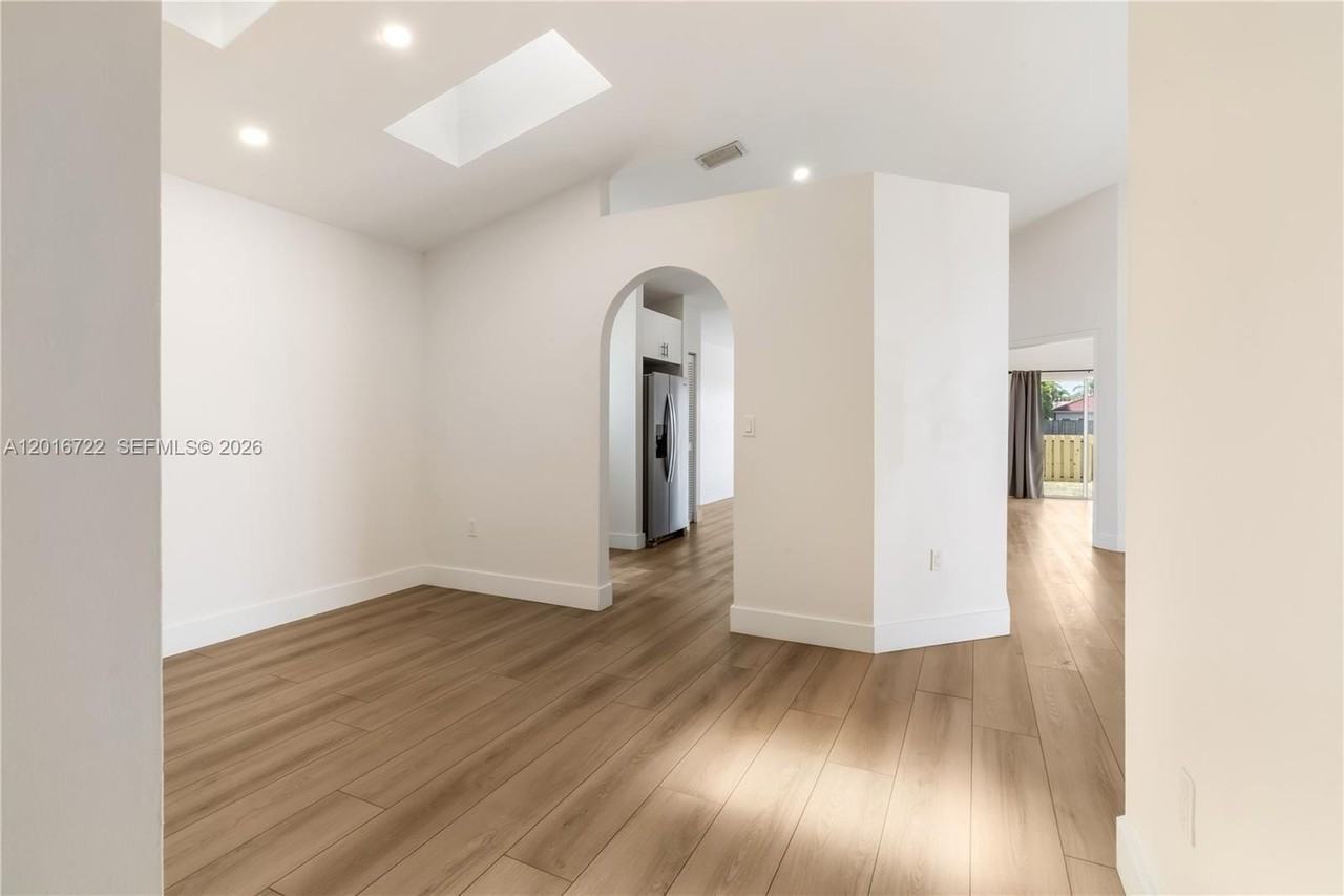 15472 Sw 148th Ter #0 - Photo 7 of 20