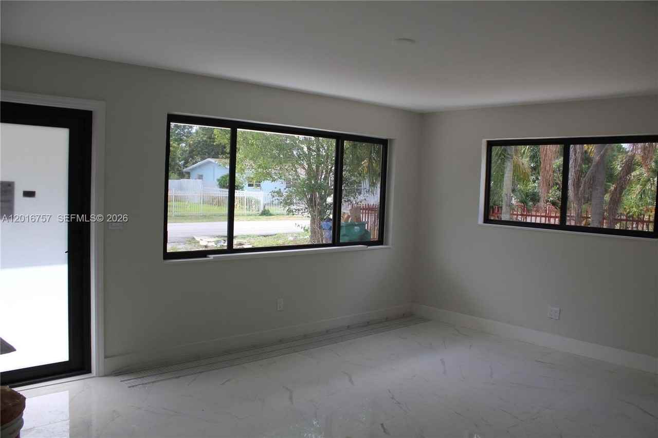 18815 Nw 42nd Pl #0 - Photo 6 of 15