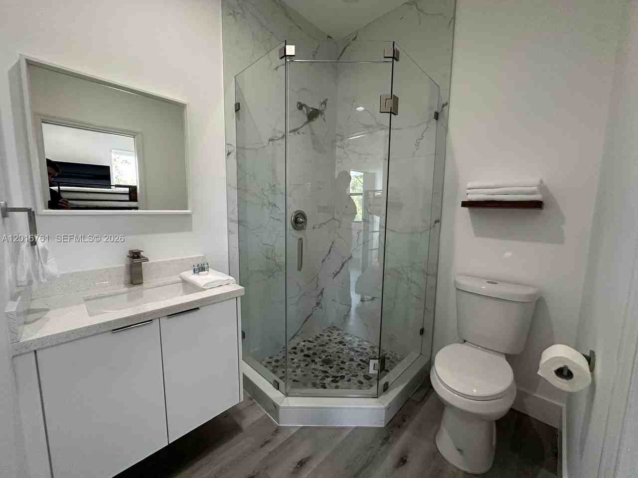 19199 Nw 37th Ave - Photo 7 of 12
