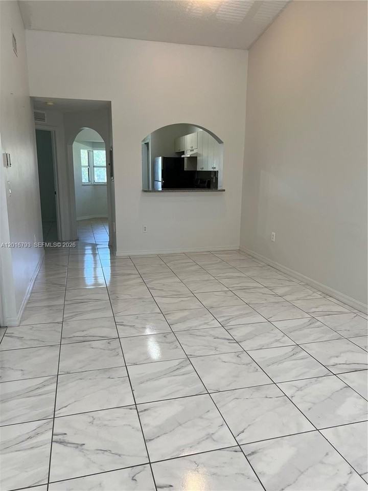 2931 Se 12th Rd #204-55 - Photo 2 of 12