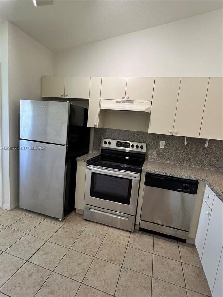 2931 Se 12th Rd #204-55 - Photo 3 of 12