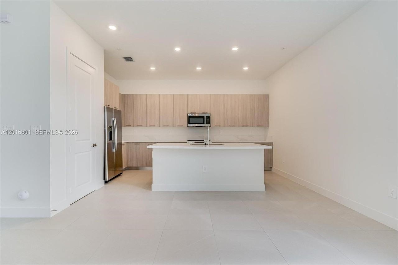4480 Sw 122nd Ter #0 - Photo 5 of 23