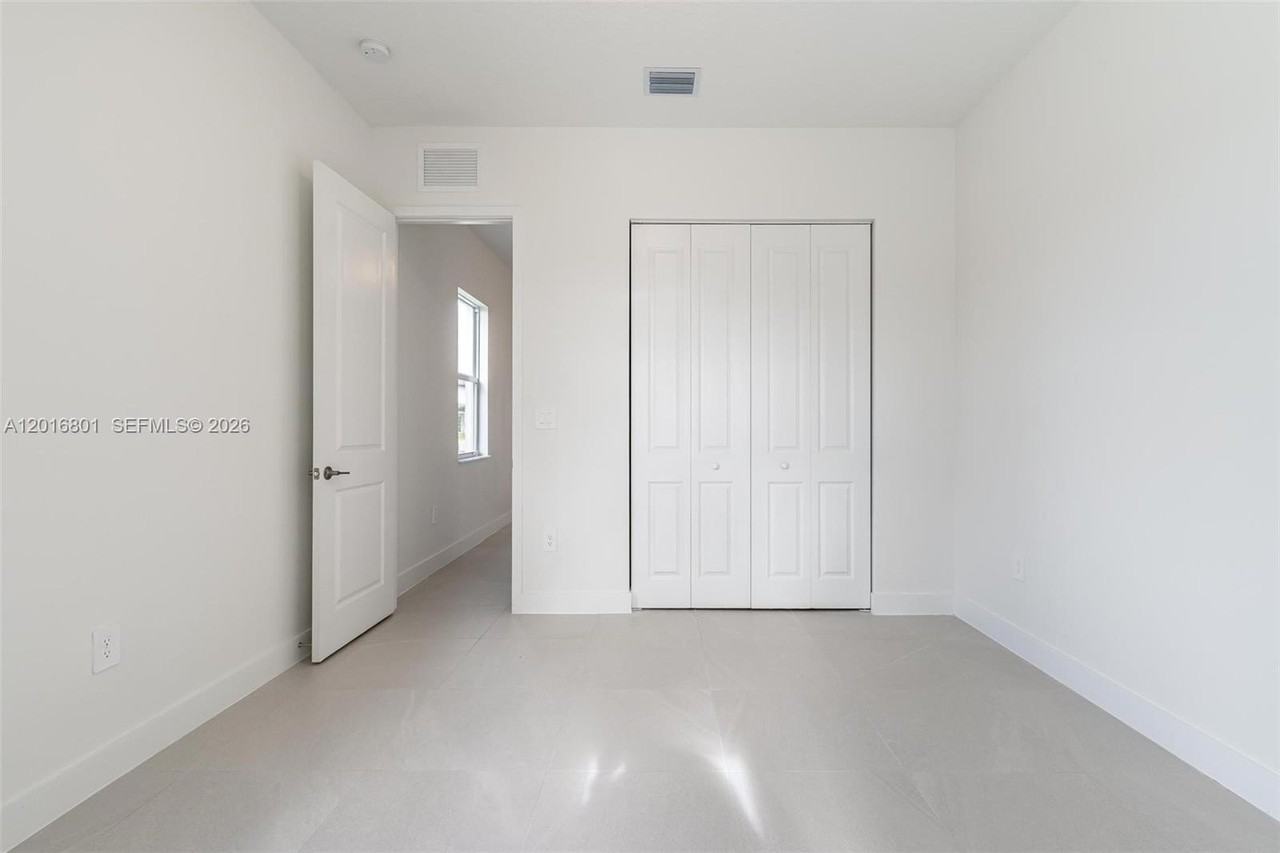 4480 Sw 122nd Ter #0 - Photo 7 of 23