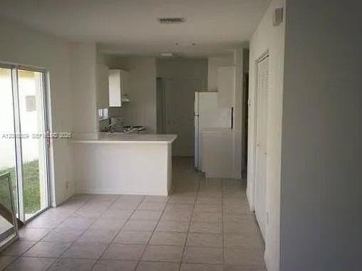 917 Sw 8th Pl - Photo 2 of 8