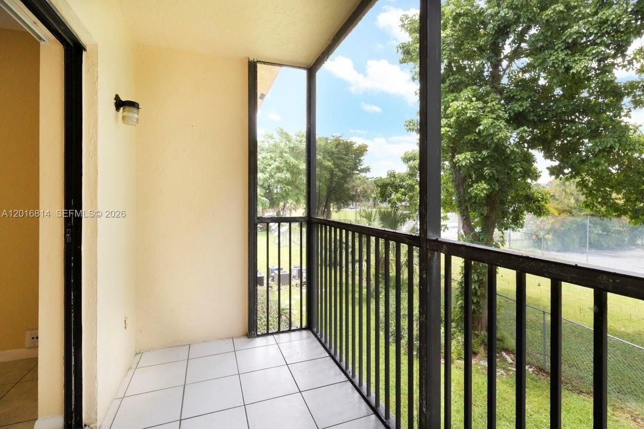9022 Nw 28th Dr #2-201 - Photo 4 of 24