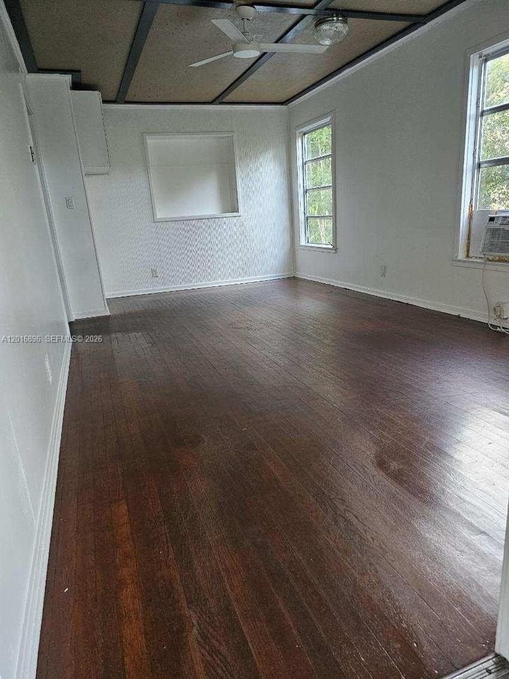 1217 N D St - Photo 2 of 6