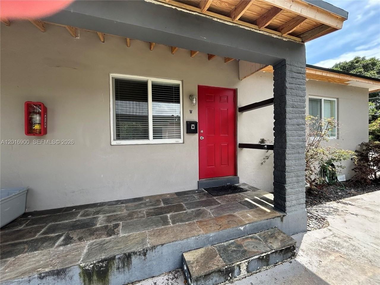 2843 Sw 37th Ct #W - Photo 4 of 20