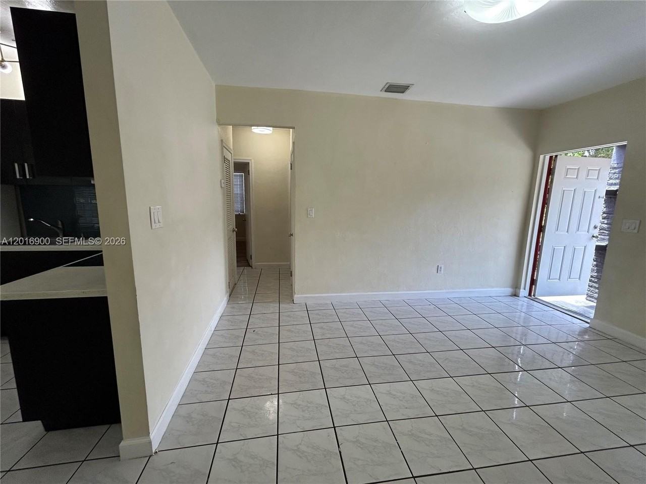 2843 Sw 37th Ct #W - Photo 6 of 20