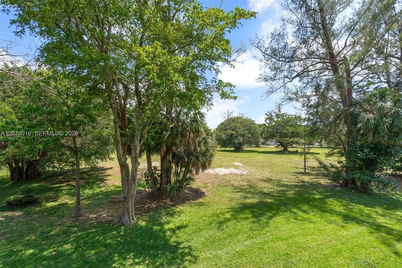 7400 Miami Lakes Dr #D205 - Photo 6 of 27