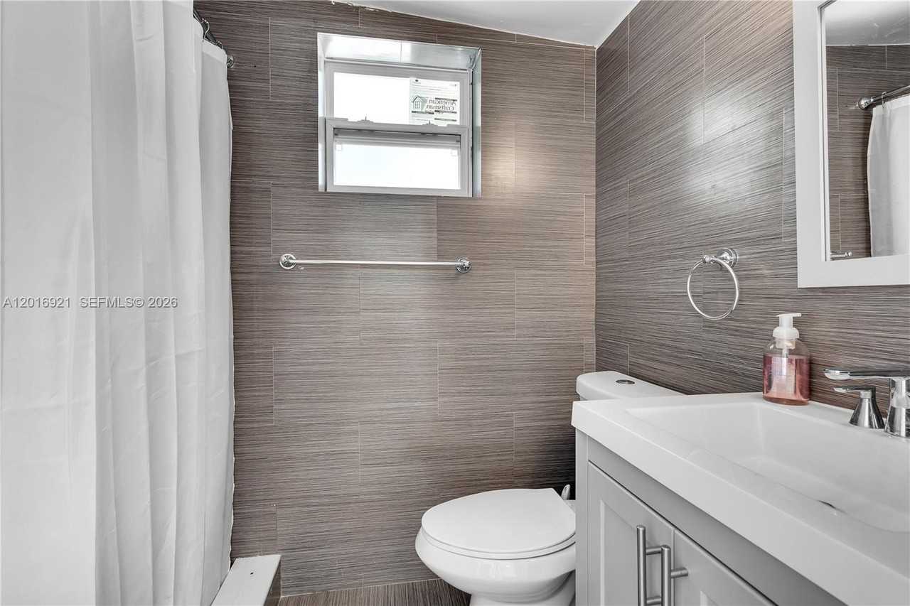 620 Beacom Blvd #4 - Photo 3 of 16