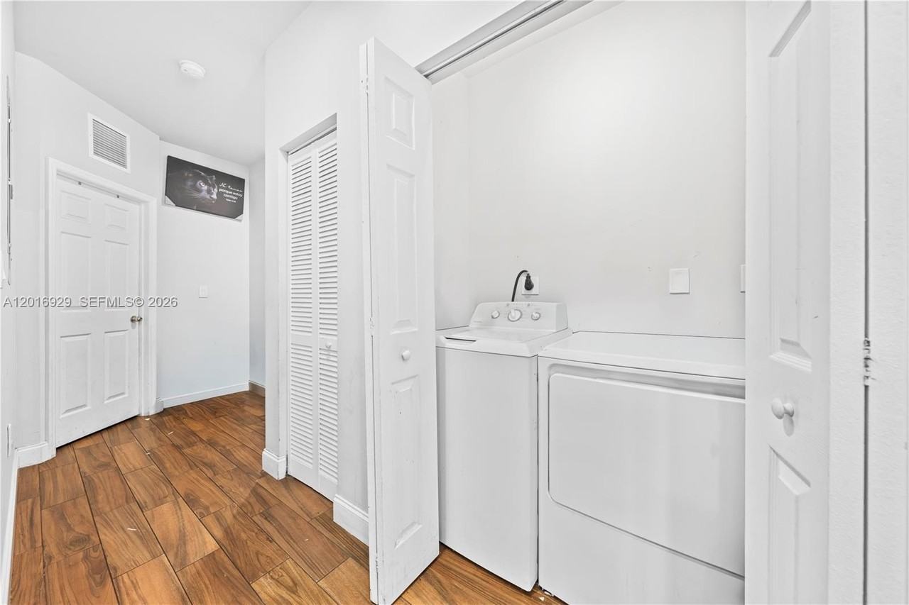 4721 Nw 15th Ct #1 - Photo 5 of 11