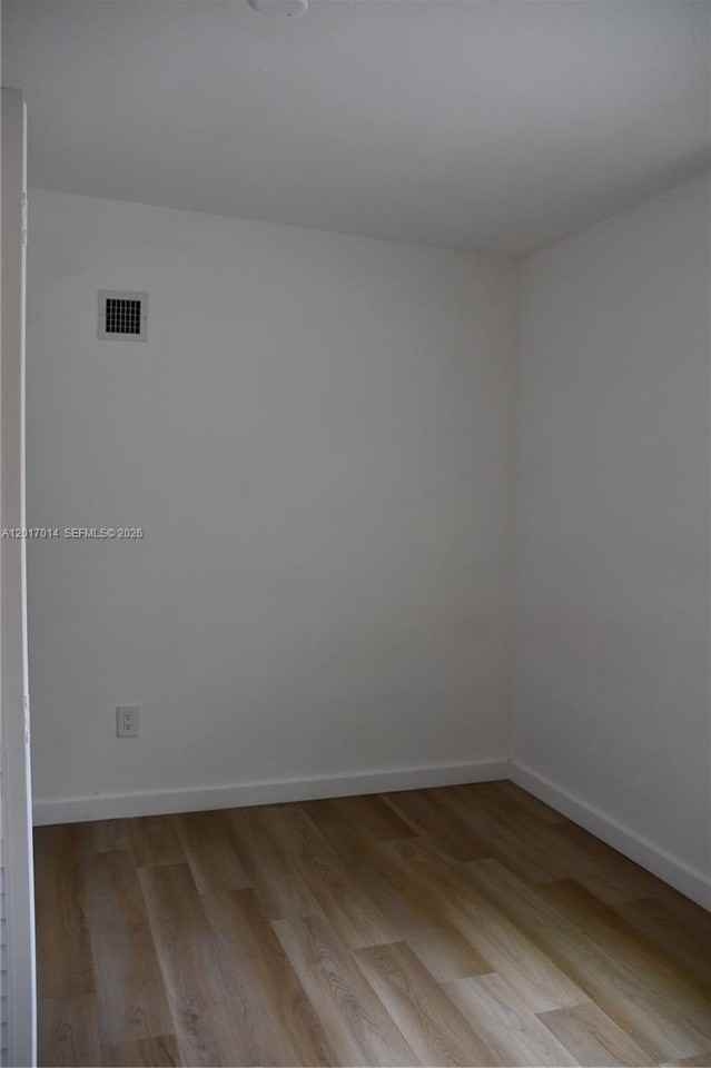954 Nw 75th St #B - Photo 7 of 11