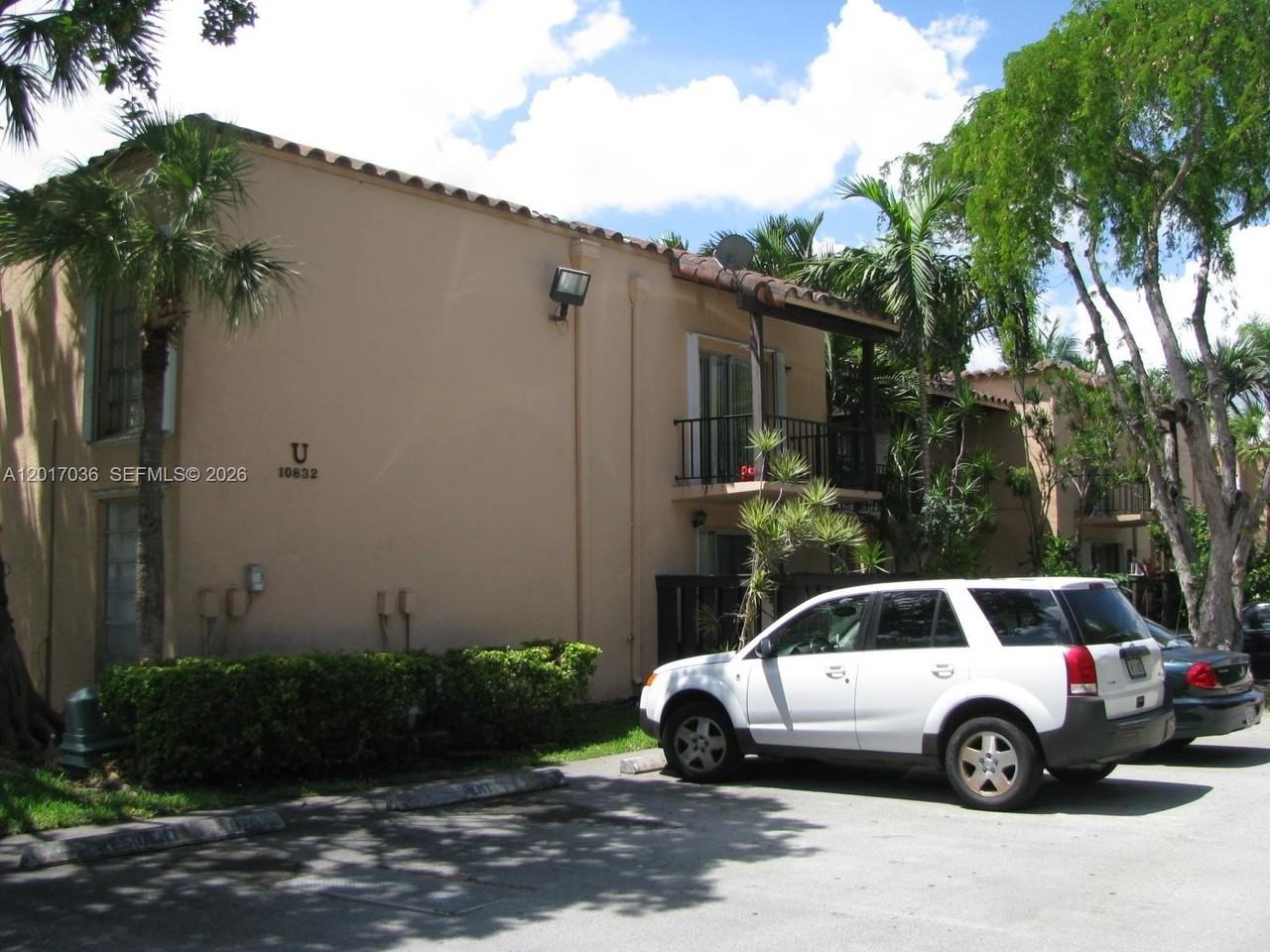 10832 N Kendall Dr #U11 - Photo 3 of 14