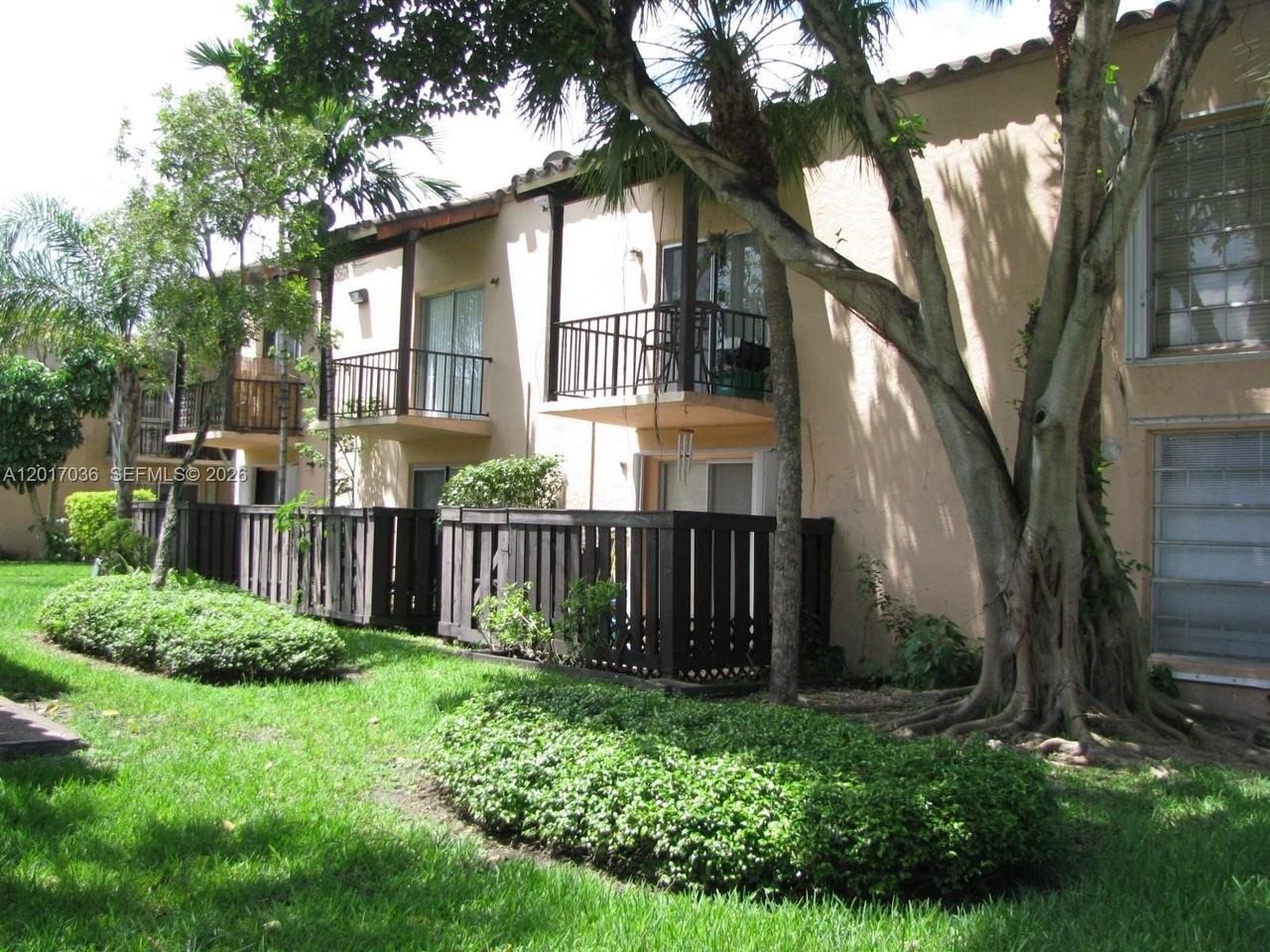 10832 N Kendall Dr #U11 - Photo 4 of 14