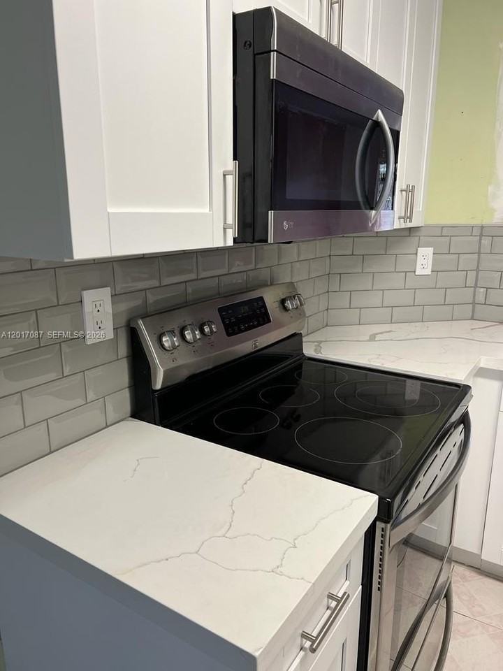 12442 Nw 7th Ln #12442 - Photo 4 of 12