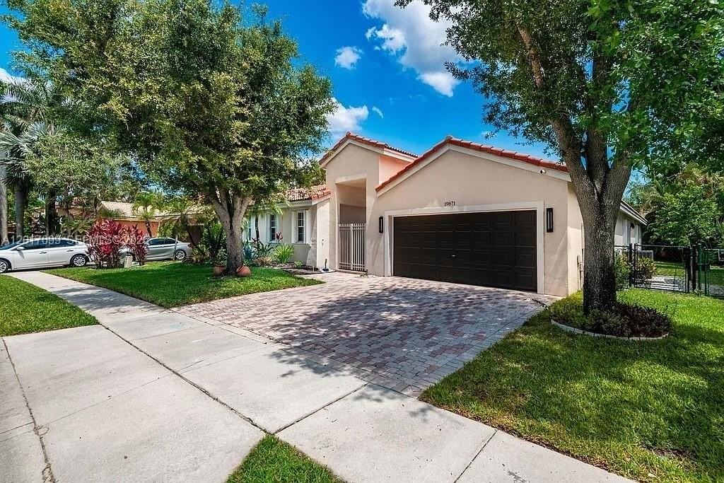 19871 Sw 3rd Pl - Photo 2 of 32