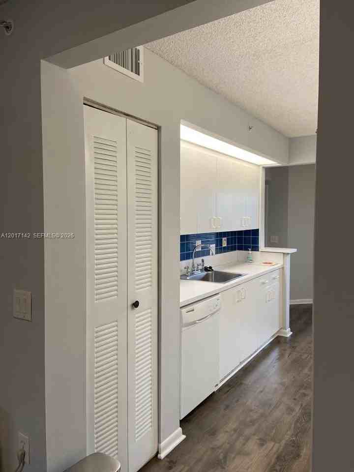 571 Sw 142nd Ave #311O - Photo 5 of 23