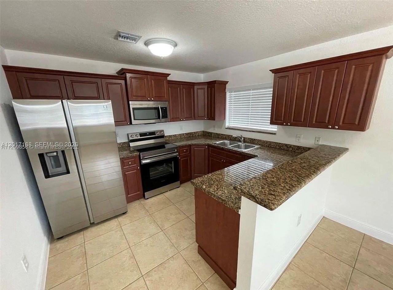 5881 Nw 32nd Ave #5881 - Photo 5 of 7