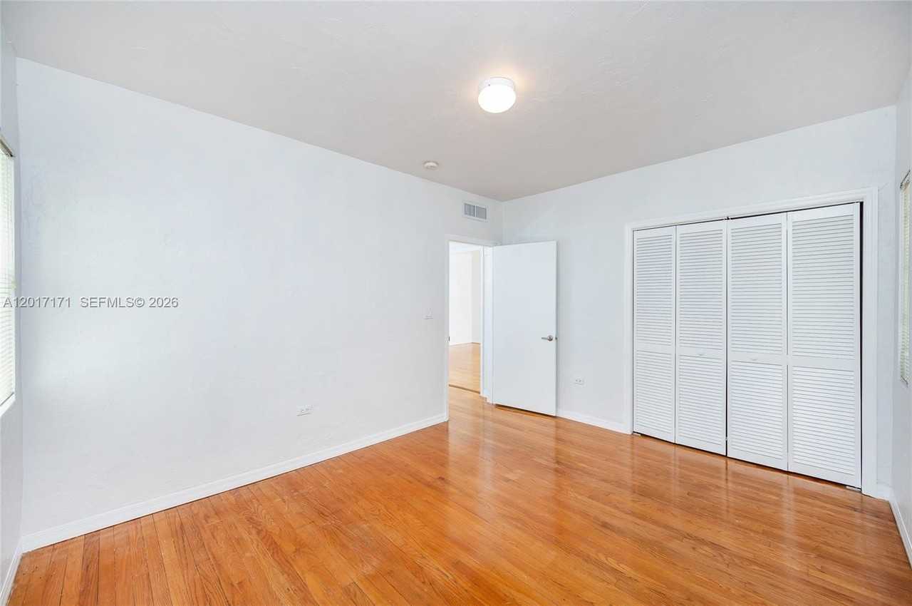 32 Calabria Ave #1 - Photo 7 of 24