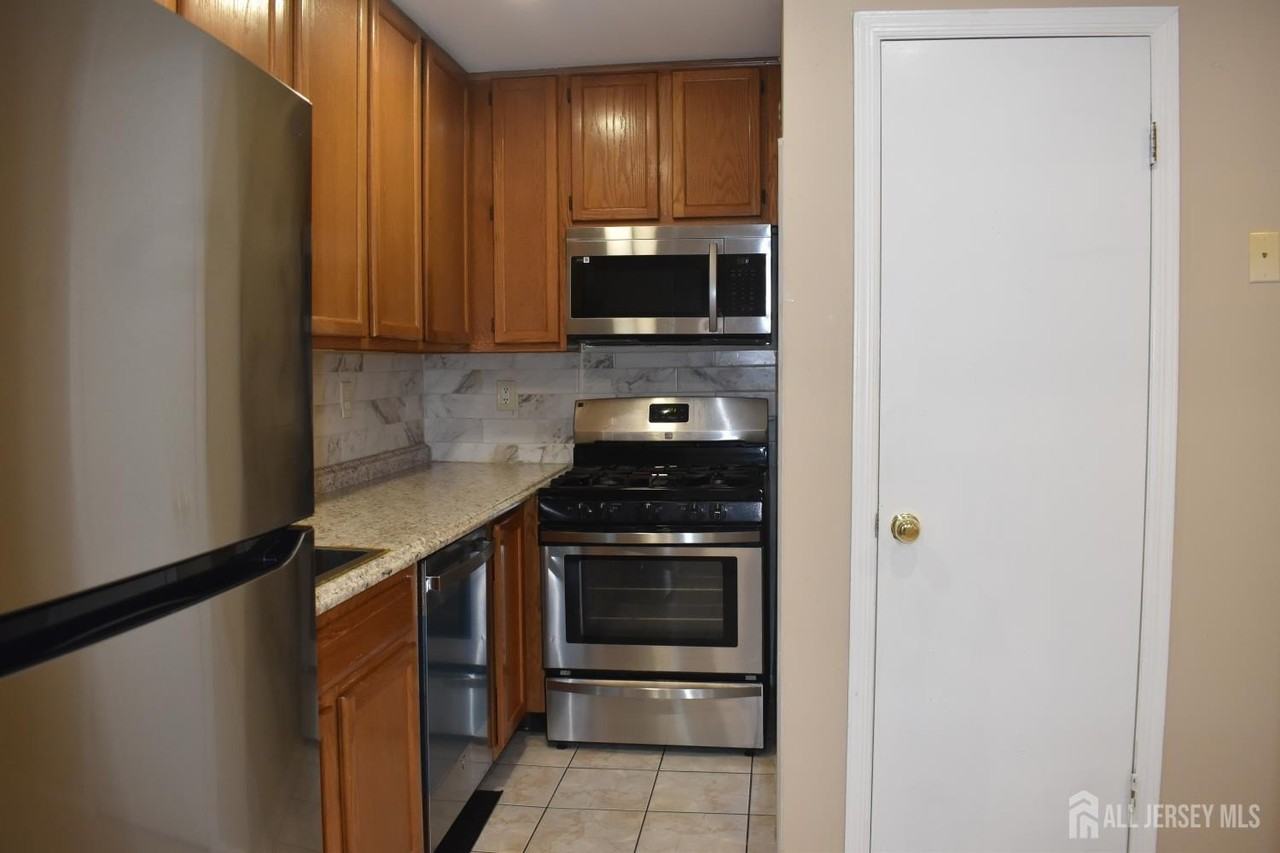 4410 Birchwood Ct - Photo 2 of 15