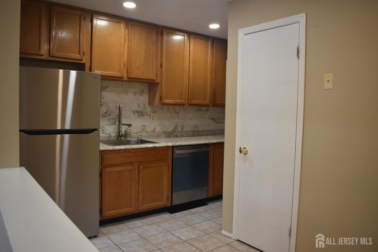 4410 Birchwood Ct - Photo 3 of 15