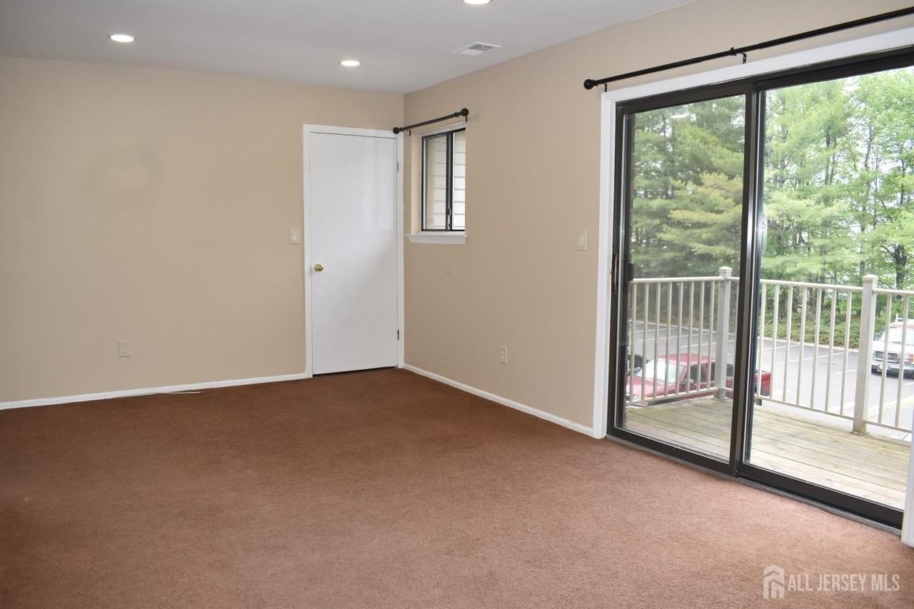 4410 Birchwood Ct - Photo 4 of 15