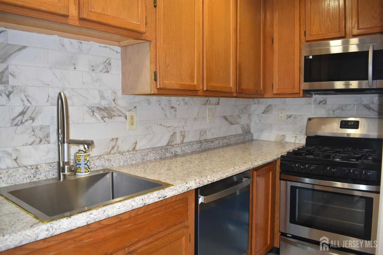 4410 Birchwood Ct - Photo 5 of 15
