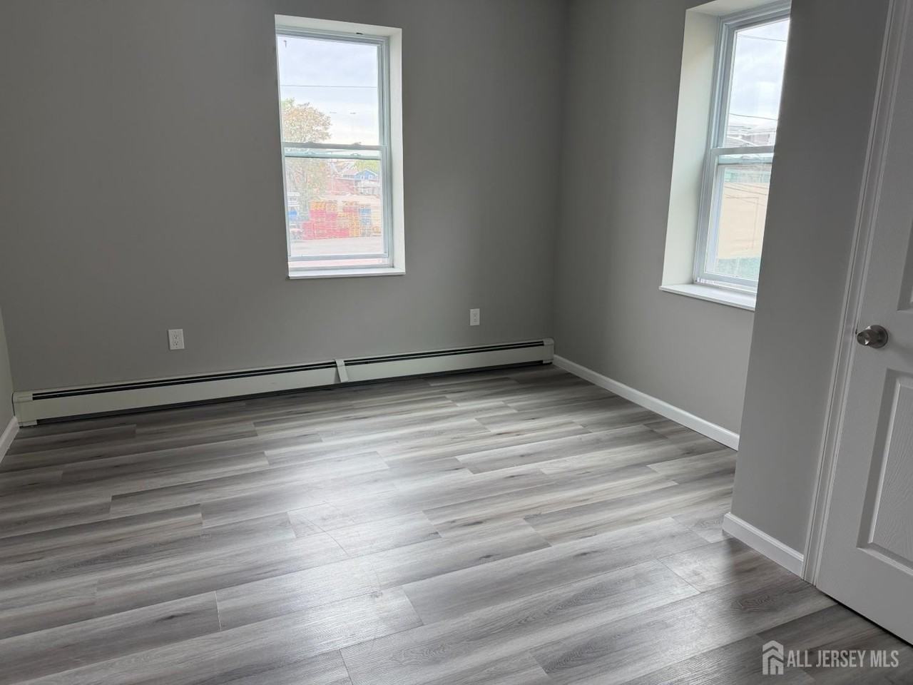 346 Market St - Photo 2 of 7
