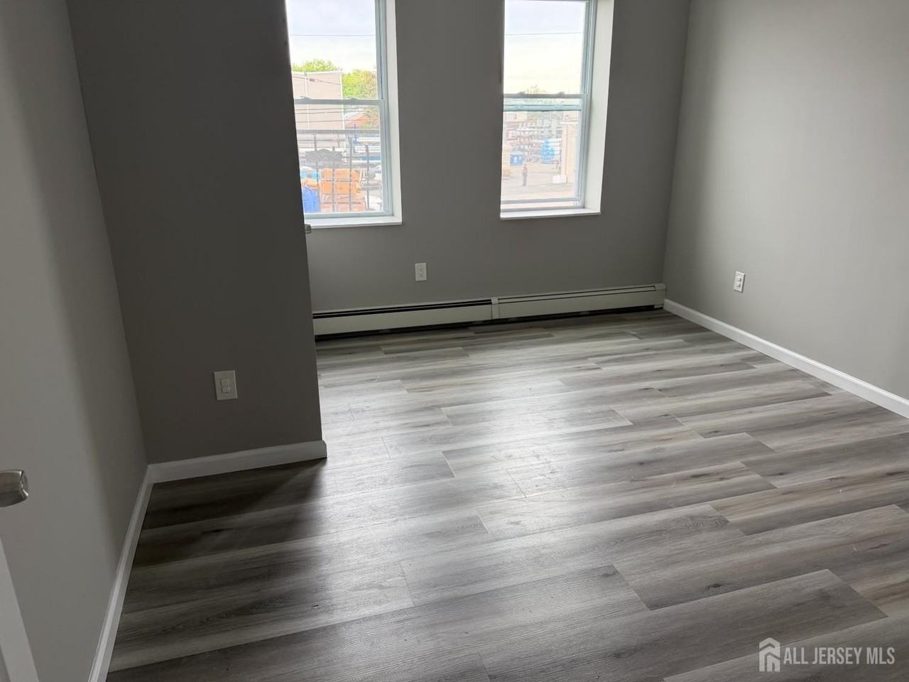 346 Market St - Photo 6 of 7