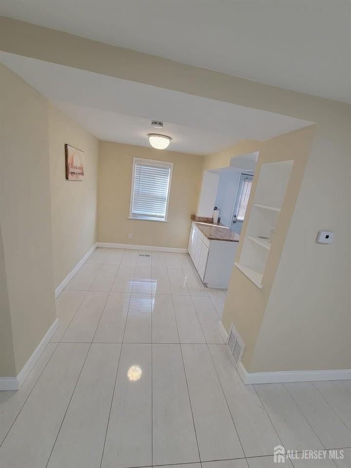 333 Brinton Ave - Photo 2 of 9