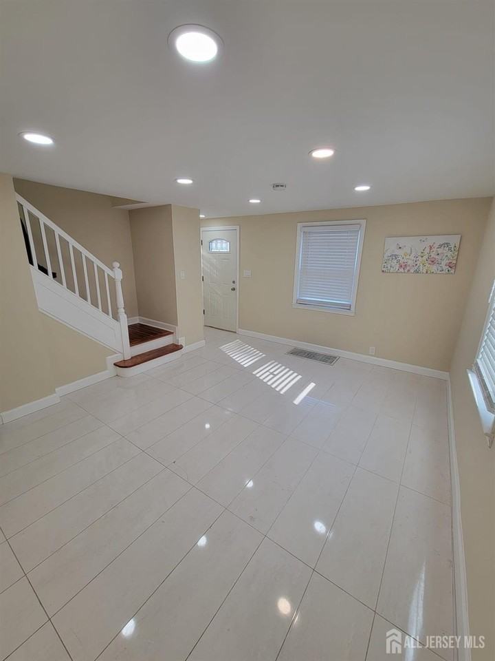 333 Brinton Ave - Photo 7 of 9