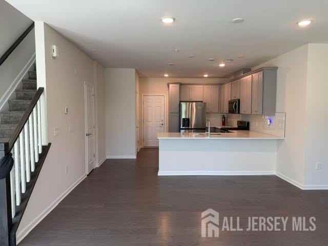 202 Lyla Ln - Photo 3 of 6