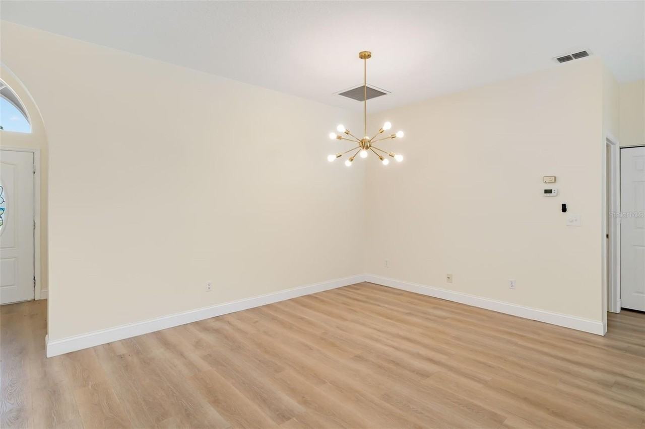 5370 Matthew Ct - Photo 7 of 40