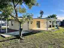 22086 Beverly Ave - Photo 1 of 1